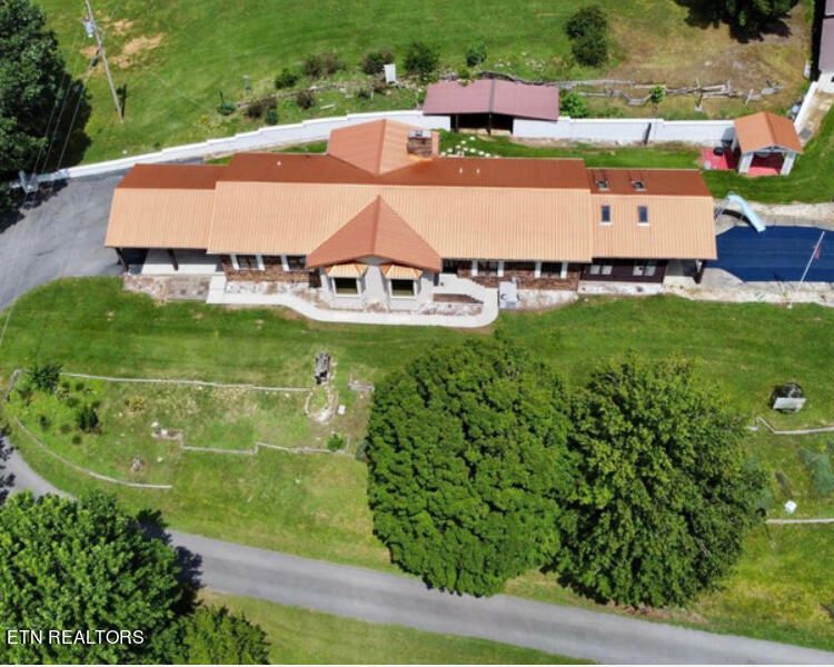 10545 Baker Hwy, Pioneer, TN 37847