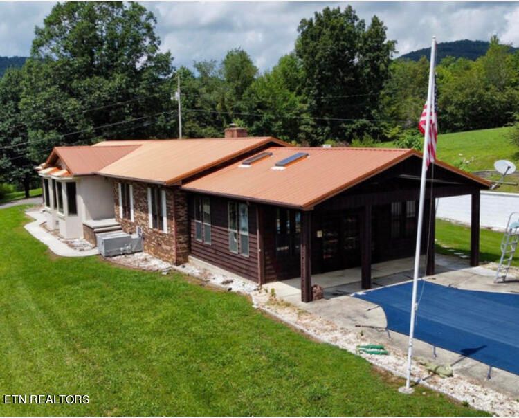 10545 Baker Hwy, Pioneer, TN 37847