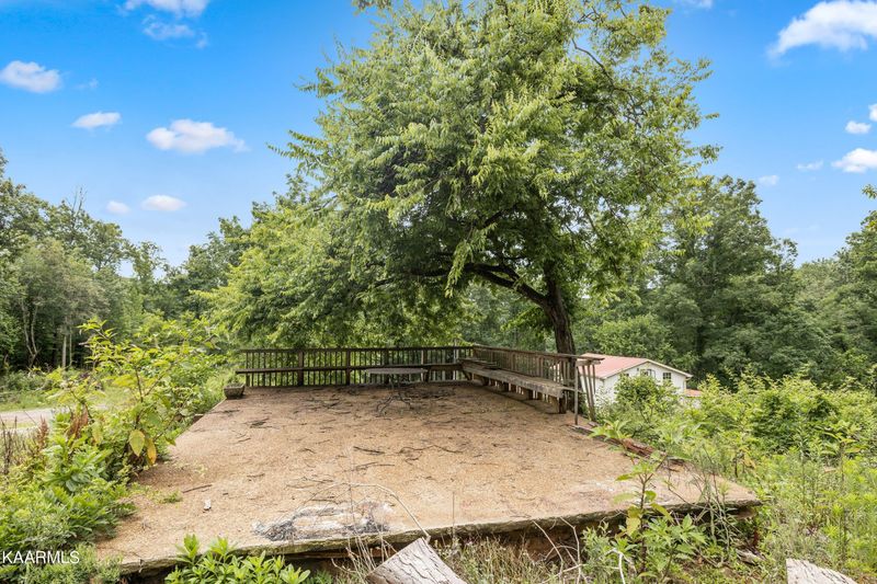 1055 Brown Rd, Knoxville, TN 37920