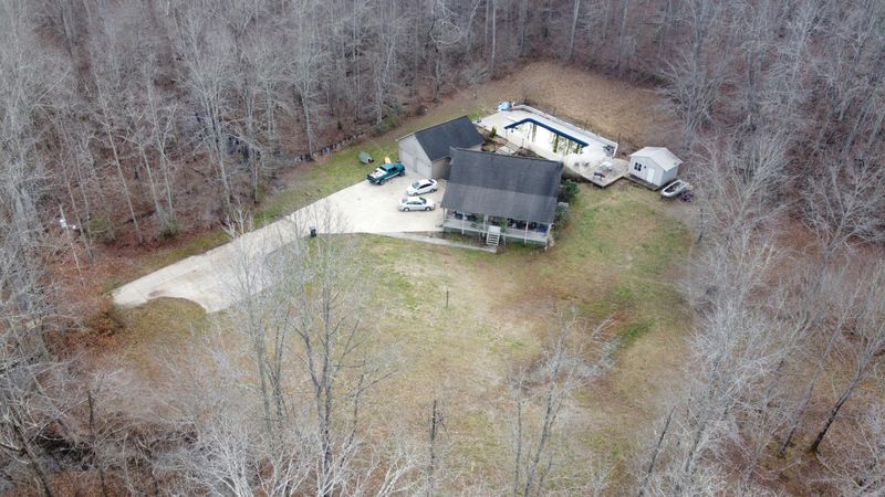 1055 Old County Garage Rd, Helenwood, TN 37755