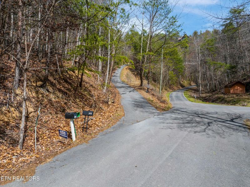 1056 Bryan View Rd, Sevierville, TN 37862