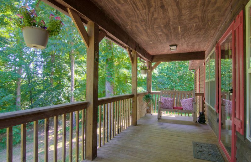 10566 Pleasant Hollow Rd, Corryton, TN 37721