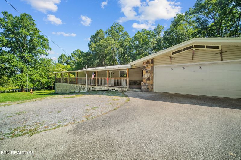 1057 Topside Dr, Sevierville, TN 37862
