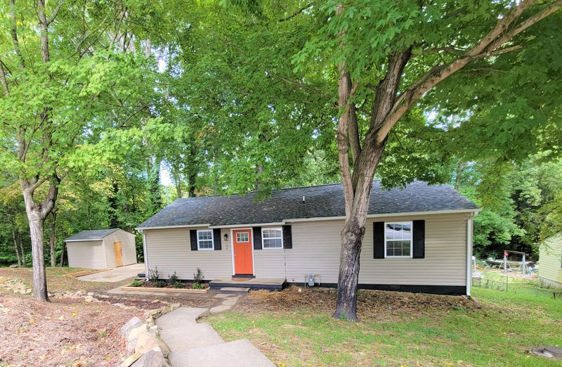 106 Amherst Ln, Oak Ridge, TN 37830