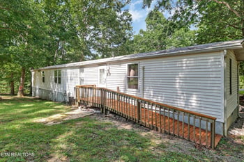 106 Avon Ln, Crossville, TN 38558