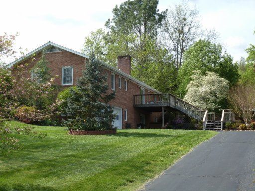 106 Baylor Dr, Oak Ridge, TN 37830