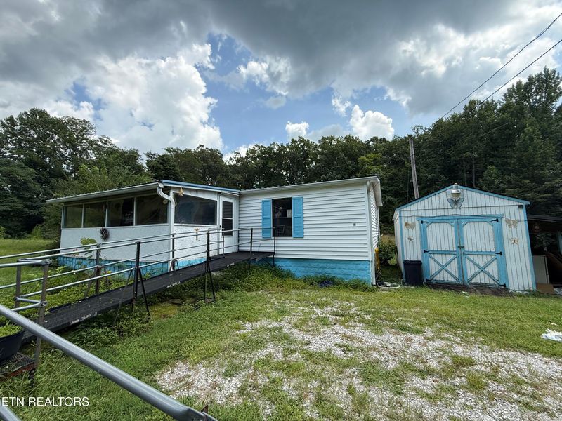106 Black Hollow Rd, Rockwood, TN 37854