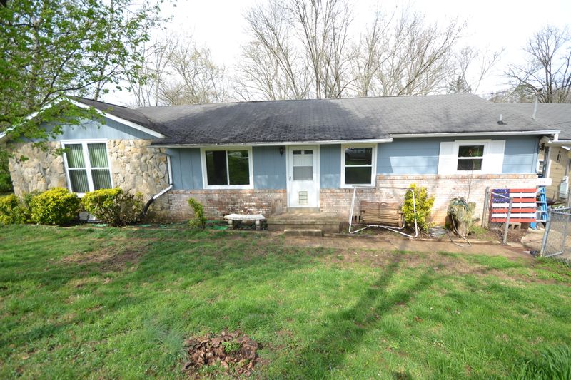 106 Briar Rd, Oak Ridge, TN 37830