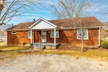 106 Butter & Egg Rd, Jacksboro, TN 37757