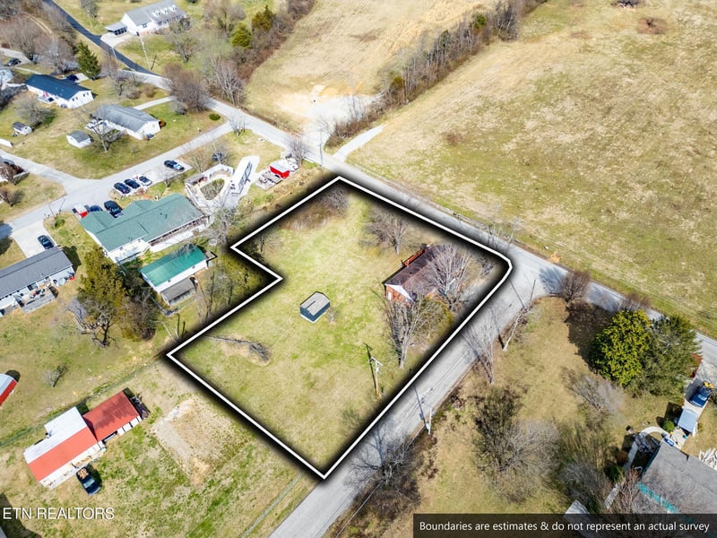 106 Butter & Egg Rd, Jacksboro, TN 37757