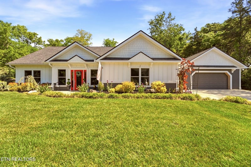 106 Chatuga Dr/ 103 Tsuhdatsi Dr, Loudon, TN 37774