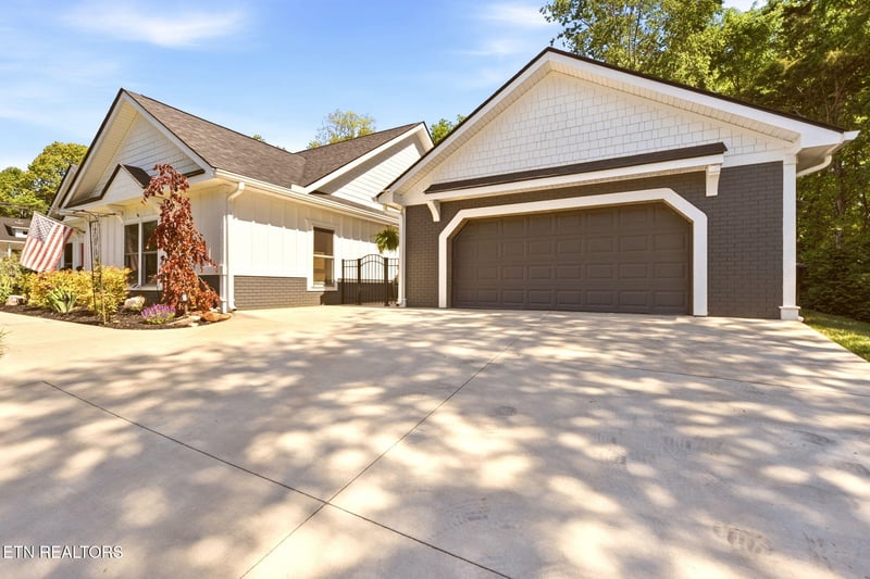 106 Chatuga Dr/ 103 Tsuhdatsi Dr, Loudon, TN 37774