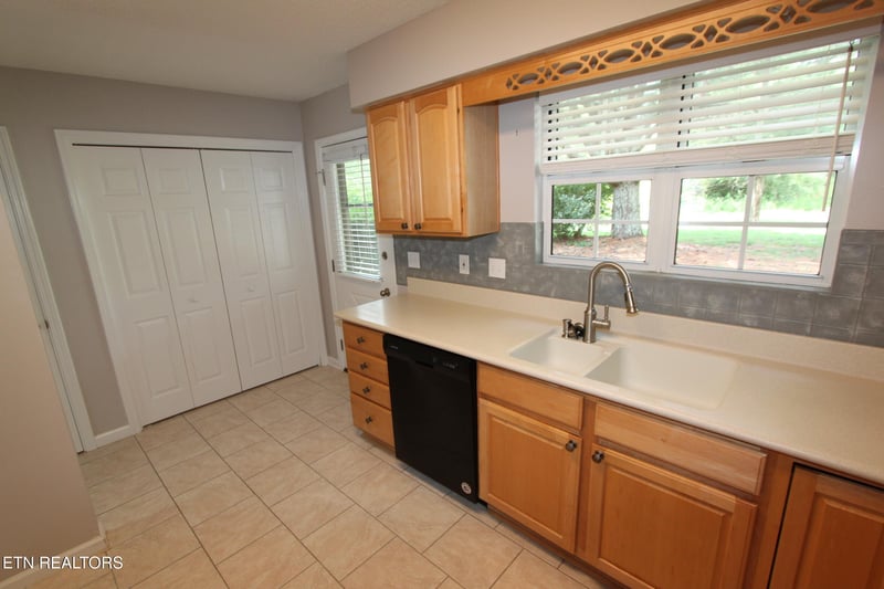 106 Chota View Ln, Loudon, TN 37774