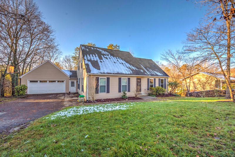 106 Claymore Ln, Oak Ridge, TN 37830