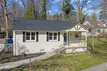 106 Crescent Rd, Norris, TN 37828