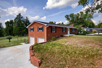 106 Dartmouth Cir, Oak Ridge, TN 37830