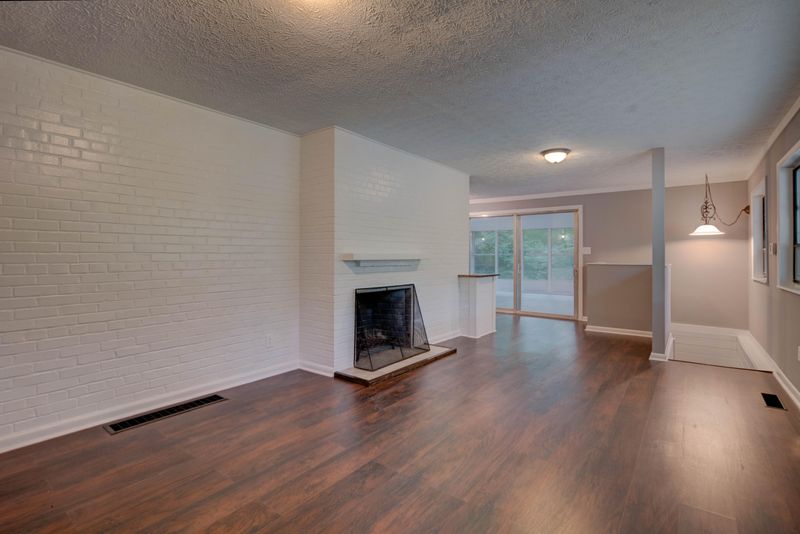 106 Delmar Cir, Oak Ridge, TN 37830