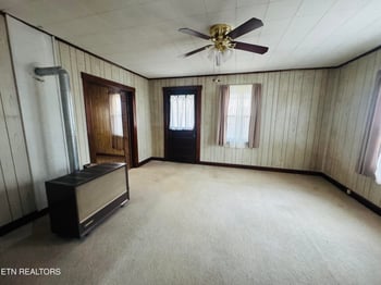 106 Echo Valley Rd, Rocky Top, TN 37769