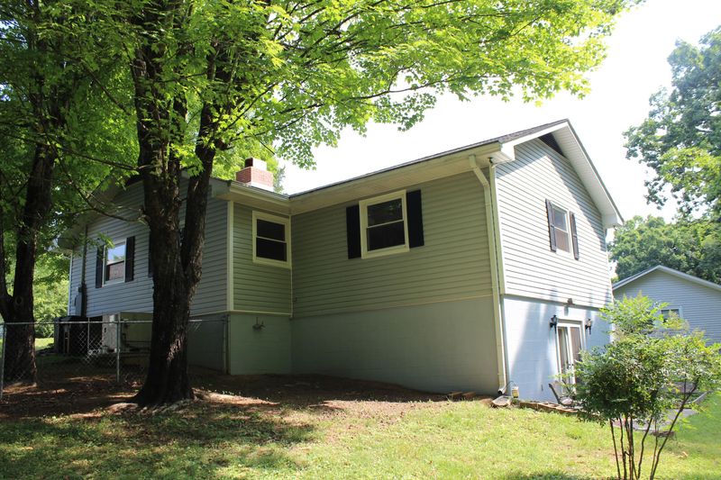 106 Euclid Pl, Oak Ridge, TN 37830