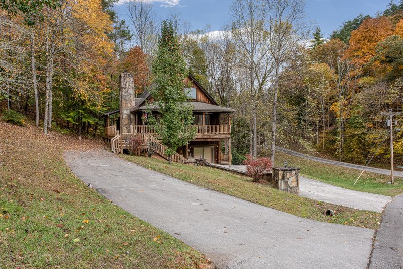 106 Fox Chase Dr, Townsend, TN 37882