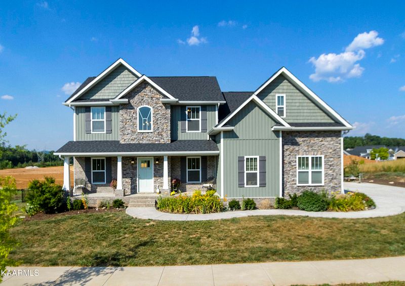 106 Hillberry Rd, Oak Ridge, TN 37830