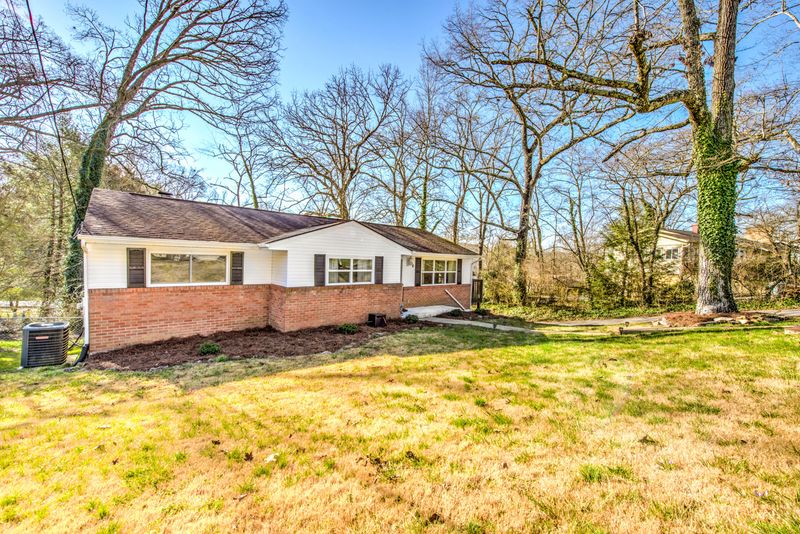 106 Ithaca Ln, Oak Ridge, TN 37830