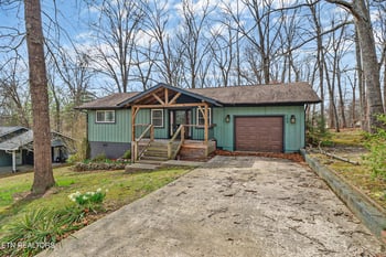 106 Jasper Dr, Crossville, TN 38558