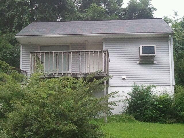 106 Jay Ln, Oak Ridge, TN 37830