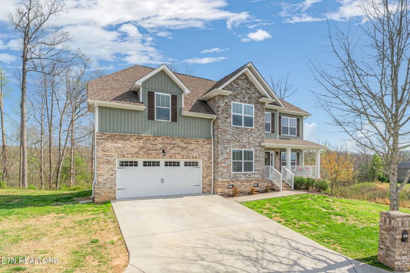 106 Juniperberry Rd, Oak Ridge, TN 37830