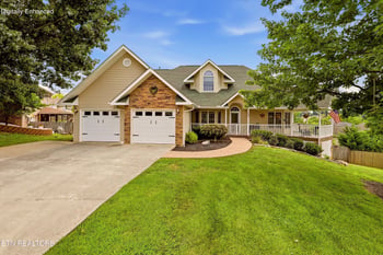 106 Knoll Ln, Maryville, TN 37804