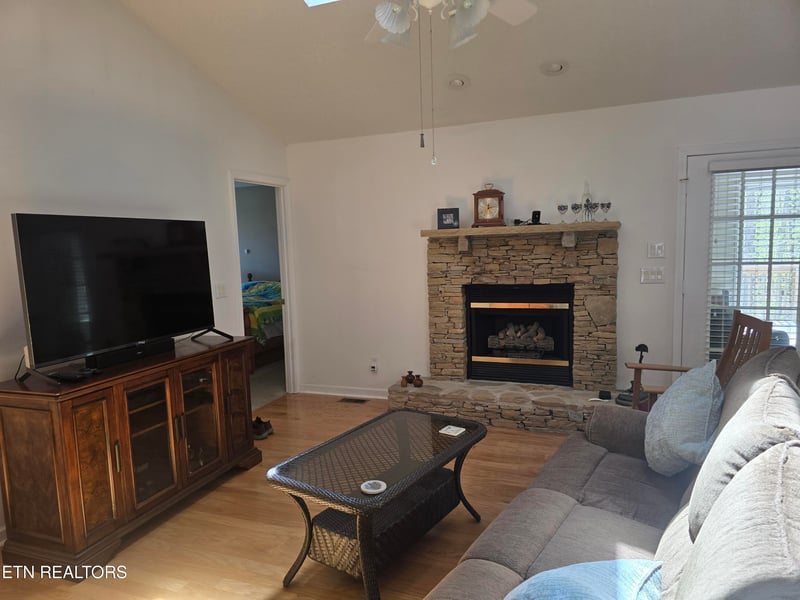 106 Lafayette Point, Crossville, TN 38558