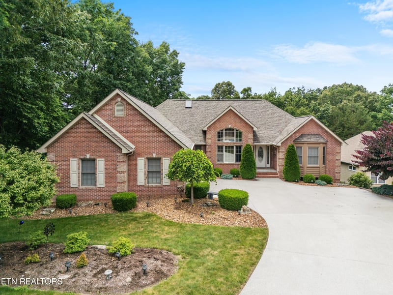 106 Mariners Dr, Crossville, TN 38558