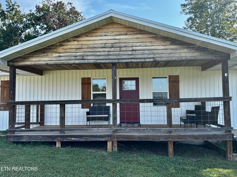 106 Moccasin Hollow Ln, Clinton, TN 37716