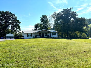106 Moccasin Hollow Ln, Clinton, TN 37716