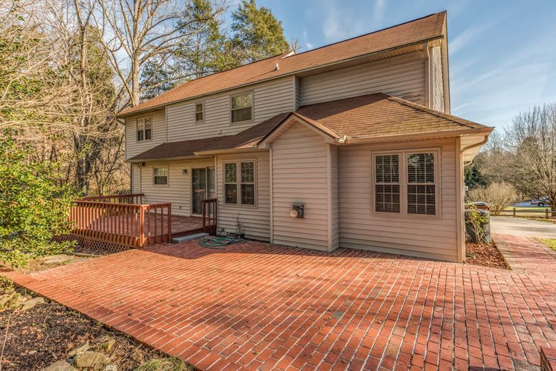 106 Nantucket Way, Oak Ridge, TN 37830