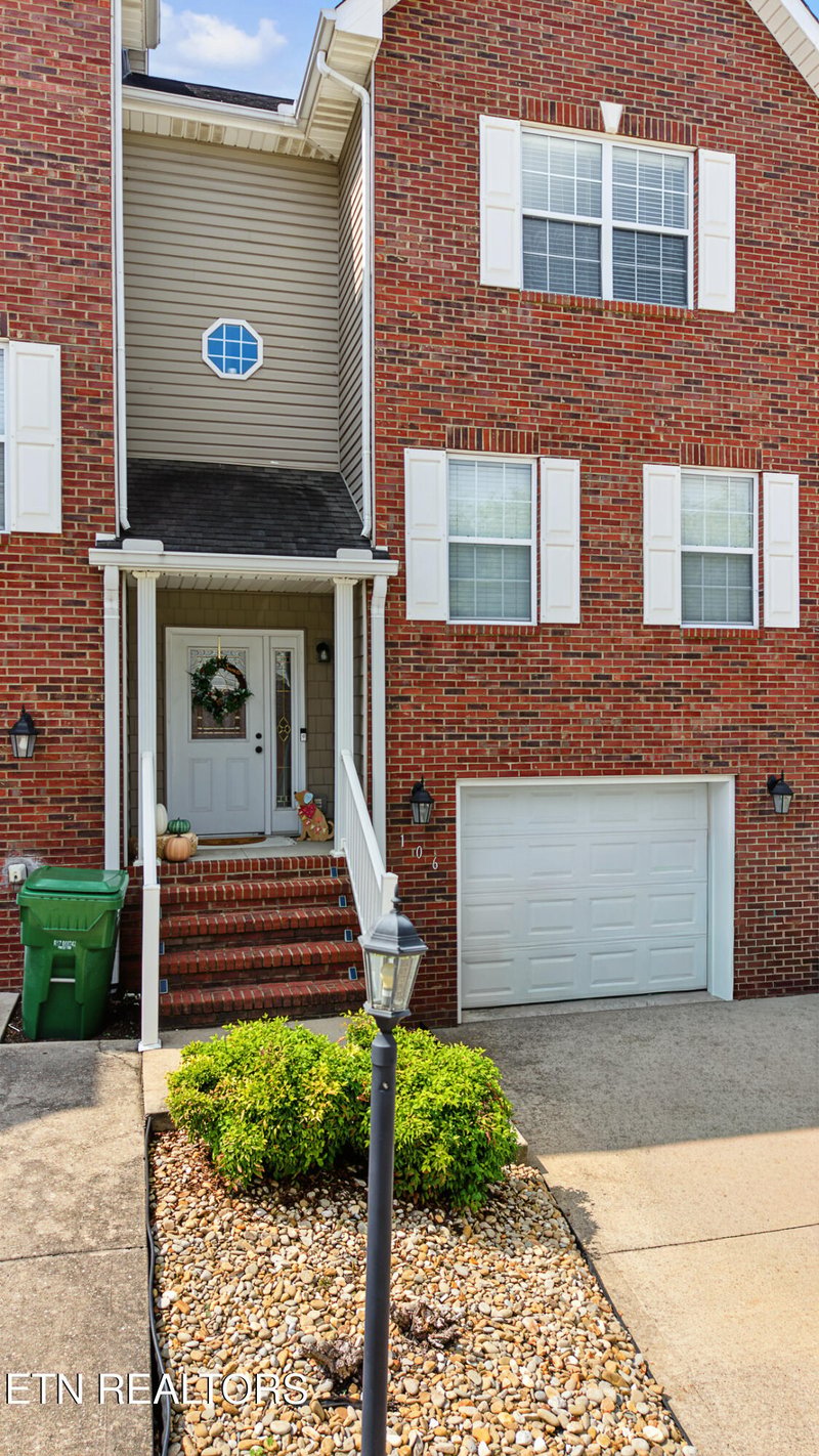 106 Olivia Ln, Maryville, TN 37804
