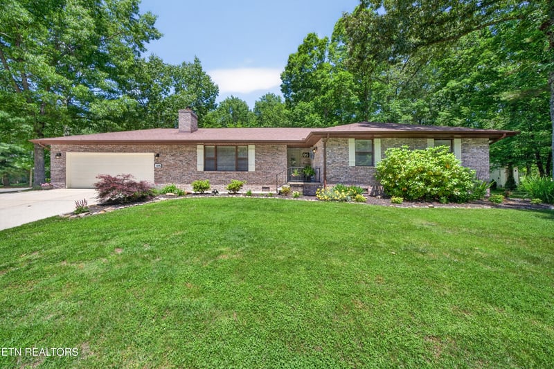 106 Overlook Cv, Crossville, TN 38558
