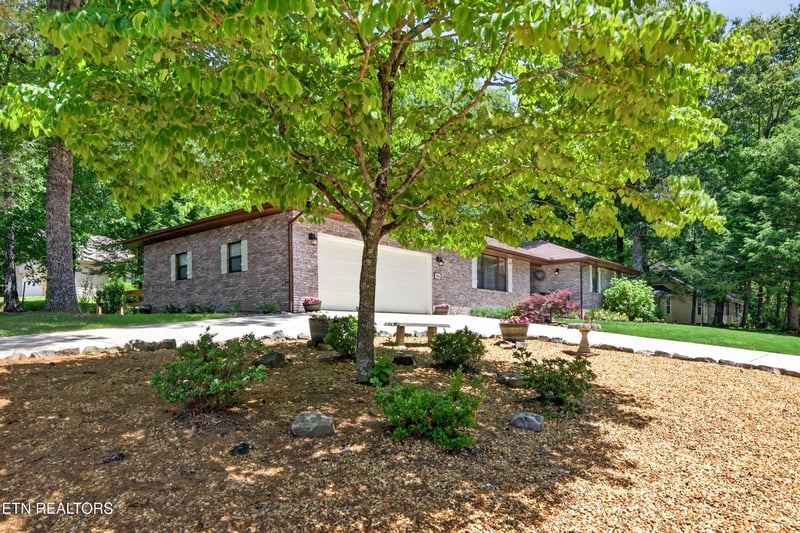106 Overlook Cv, Crossville, TN 38558