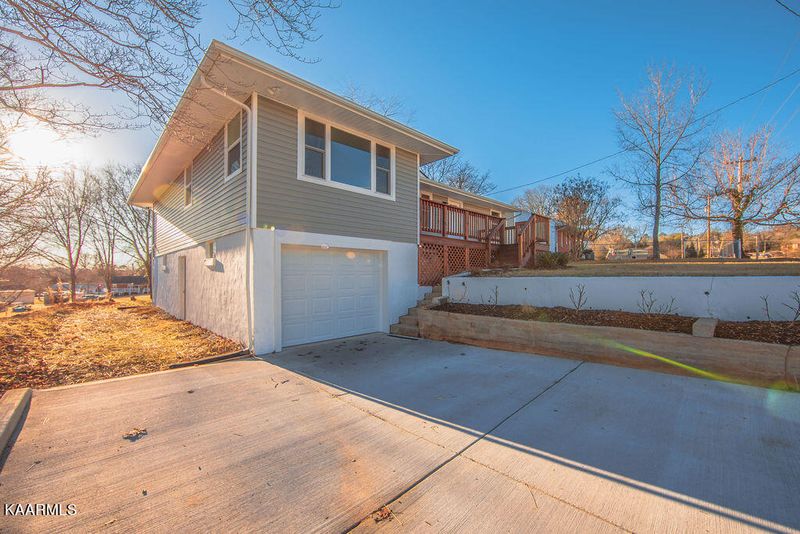 106 Paint Rock Ferry Rd, Kingston, TN 37763