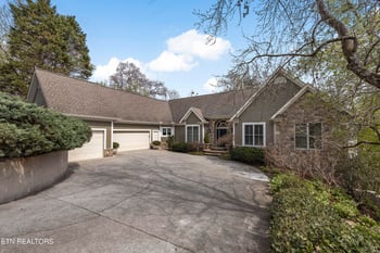 106 River Pl, Louisville, TN 37777