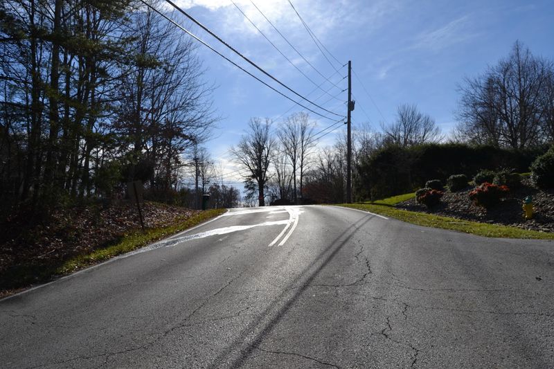 106 Rotherham Dr, Crossville, TN 38558
