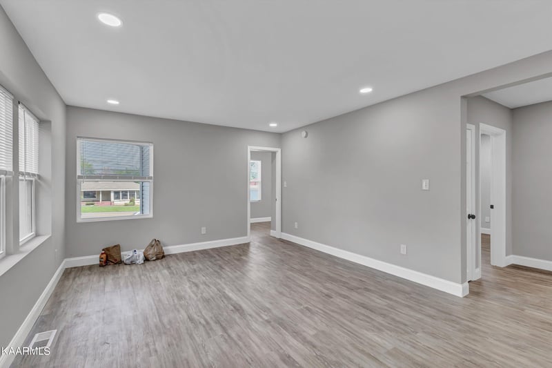 106 S 5th St, Maryville, TN 37804