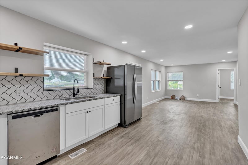 106 S 5th St, Maryville, TN 37804