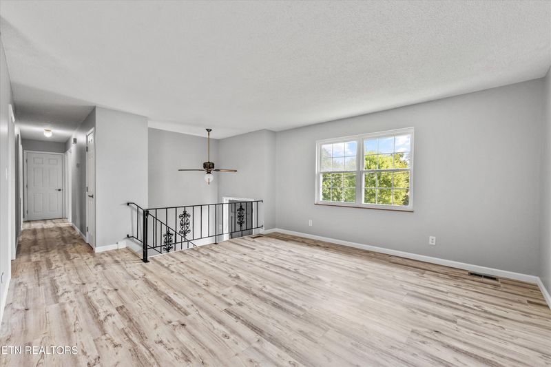 106 Stowers Dr, Corryton, TN 37721