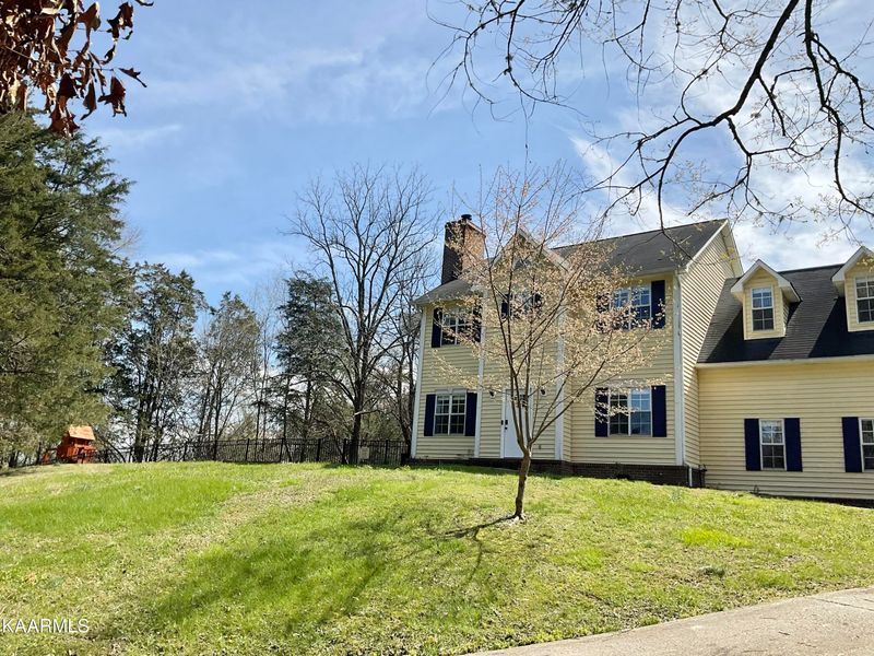 106 Targa Ln, Oak Ridge, TN 37830