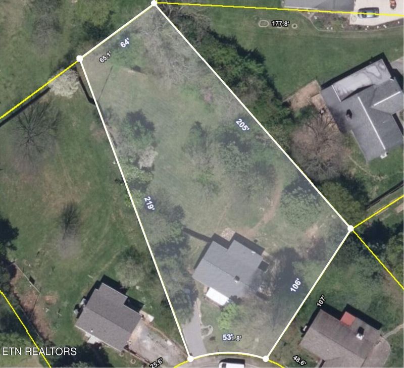 106 Venus Rd, Oak Ridge, TN 37830