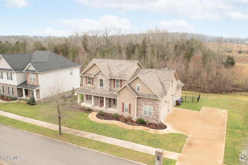 106 W Elderberry St, Oak Ridge, TN 37830