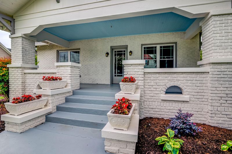 106 W Washington Ave, Clinton, TN 37716