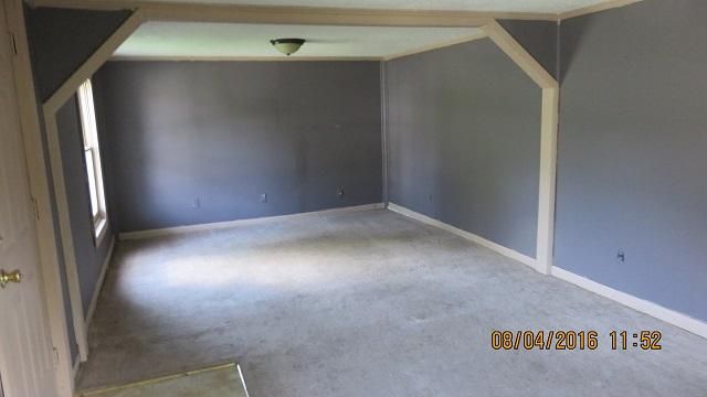 106 Walnut St, Harriman, TN 37748