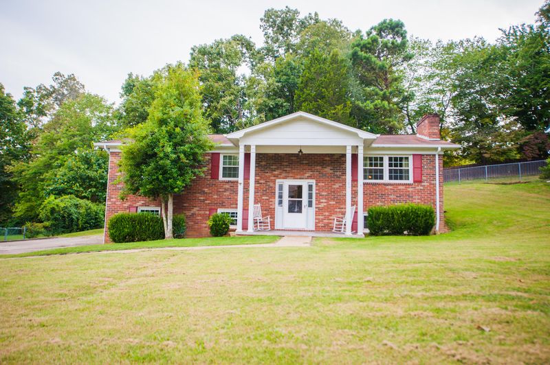 106 Westoak Dr, Clinton, TN 37716